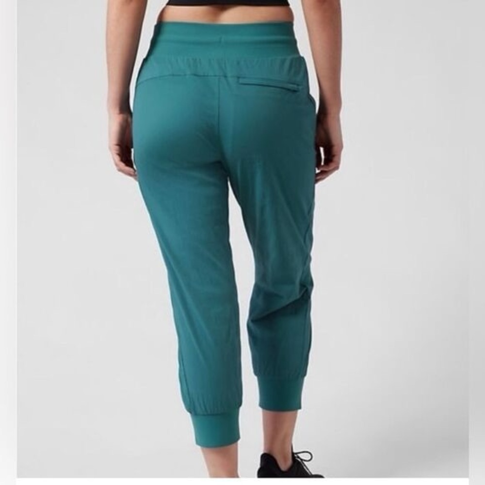 Athleta Trekkie North Teal Blue Crop Joggers Pants Size 8 Petite - Picture 2 of 7